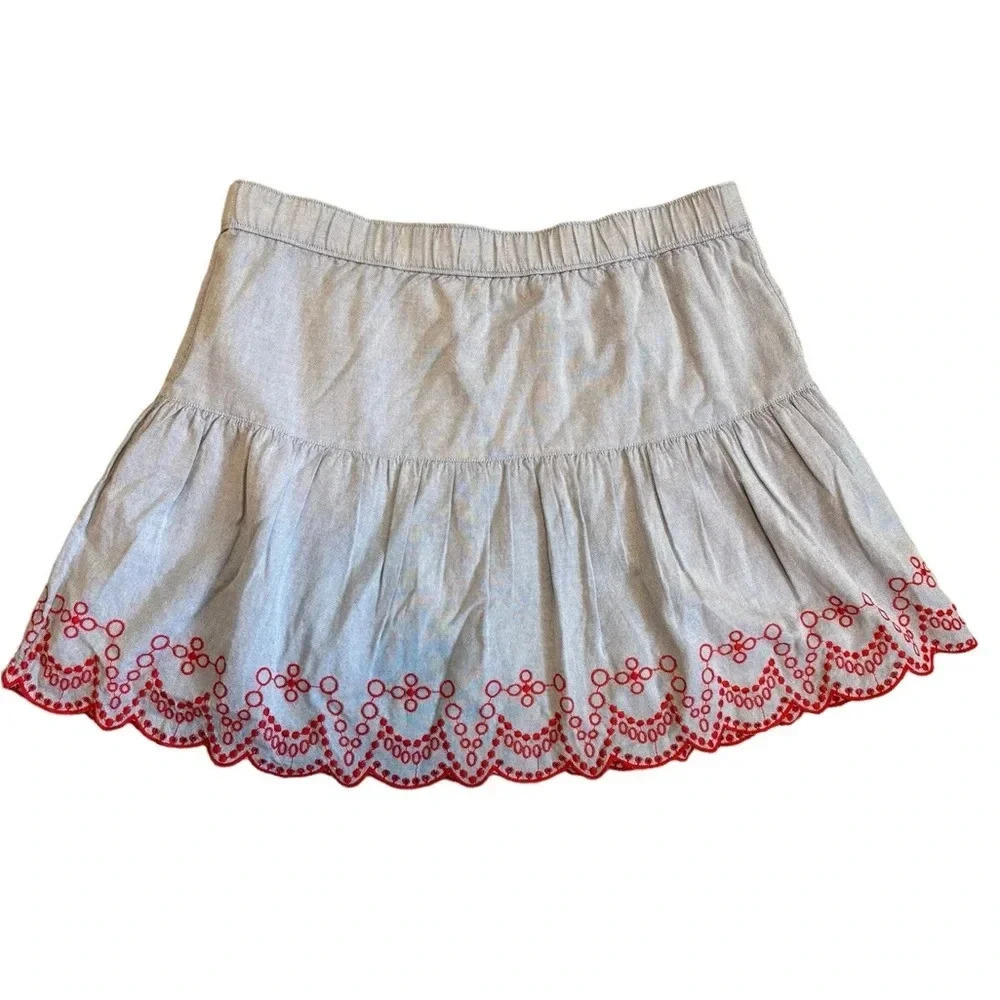 Vineyard Vines Chambray Blue Red Eyelet Scalloped Trim Flowy Tiered Mini Skirt M